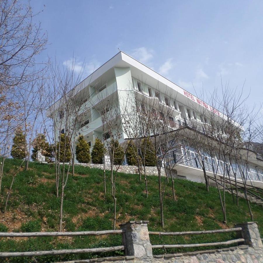 Hotel Natyra E Qete Peshkopi Bagian luar foto
