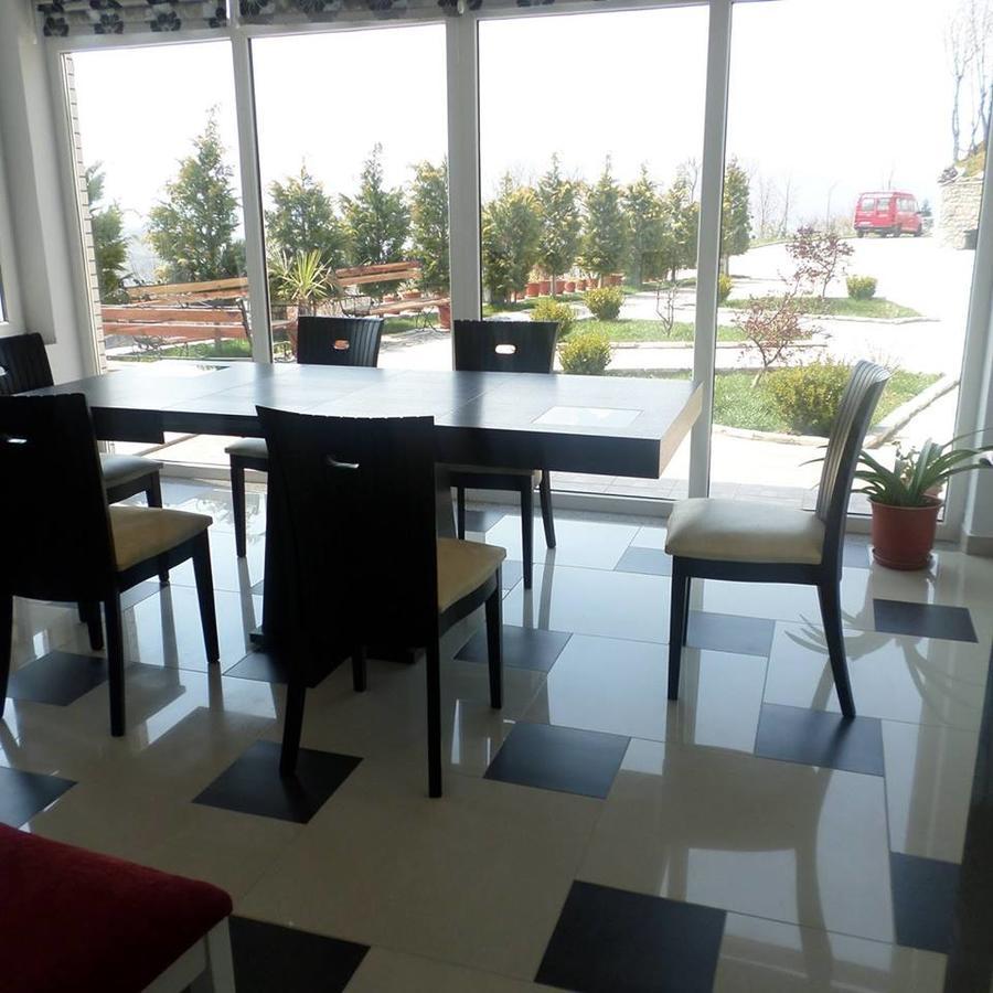 Hotel Natyra E Qete Peshkopi Bagian luar foto